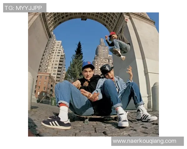 南京滑板队区域防守策略解析与滑板热点的深度探讨