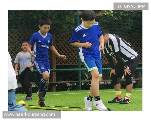 国外足球明星与子女共享快乐时光的温馨瞬间揭秘